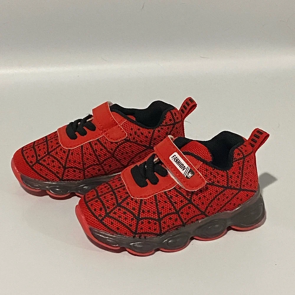 Kids Light Up Spider Web Sneakers‎